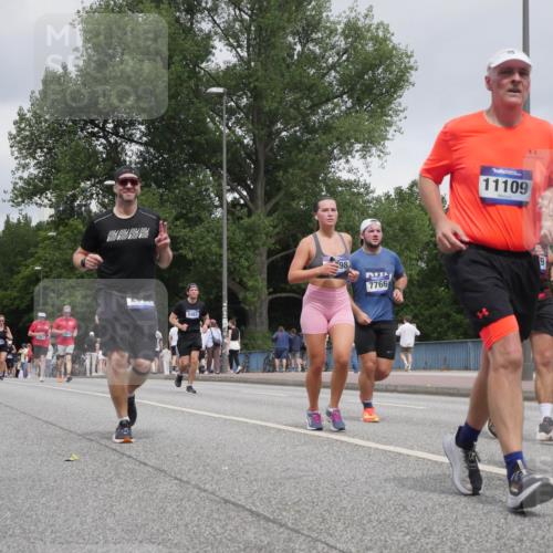 29.06.2025 - hella hamburg halbmarathon Luisa Fischer http://msf.ph/oto/8438742 29.06.2025 10:58:49 Kennedybrücke 3577, 5487, 98, 7766, 11109, 10471, 1013, 2084, 3577, 5483, 5487, 6944, 7219, 7766, 8110, 8519, 10471 meine-sportfotos.de