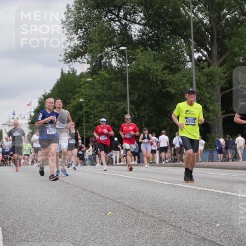 29.06.2025 - hella hamburg halbmarathon Luisa Fischer http://msf.ph/oto/8438793 29.06.2025 10:58:52 Kennedybrücke 2586, 18670, 7680, 3577, 15160, 17392, 9857, 5487, 6944, 2084, 3257, 3577, 5487, 6944, 7680, 7766, 8110, 8519, 9857, 9858, 10471 meine-sportfotos.de
