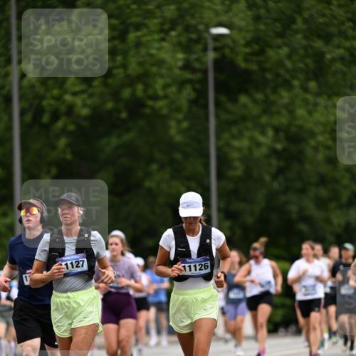 29.06.2025 - hella hamburg halbmarathon Dr. Thomas Lammeyer http://msf.ph/oto/8438841 29.06.2025 10:56:23 Kennedybrücke 1418, 1997, 3934, 4087, 4273, 4878, 5291, 5394, 5534, 6406, 6456, 6885, 6954, 6961, 7691, 7770, 7771, 7841, 8040, 8672, 9068, 9070, 9220, 9460, 9462, 9582, 9583, 9590, 9594, 9673, 9730, 10342, 10496, 10830, 10928, 11126, 11127, 11375 meine-sportfotos.de