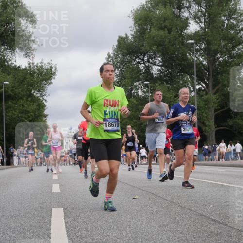 29.06.2025 - hella hamburg halbmarathon Luisa Fischer http://msf.ph/oto/8438861 29.06.2025 10:58:55 Kennedybrücke 2244, 18972, 18670, 7680, 24898, 3577, 17392, 2244, 2586, 3257, 3577, 5487, 6944, 7680, 7766, 9857, 9858 meine-sportfotos.de