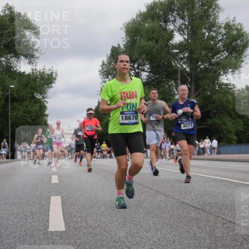 29.06.2025 - hella hamburg halbmarathon Luisa Fischer http://msf.ph/oto/8438872 29.06.2025 10:58:55 Kennedybrücke 18972, 1516, 1502, 18670, 768, 3577, 2244, 2586, 3257, 3577, 5487, 6944, 7680, 7766, 9857, 9858 meine-sportfotos.de
