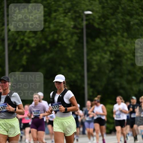 29.06.2025 - hella hamburg halbmarathon Dr. Thomas Lammeyer http://msf.ph/oto/8438876 29.06.2025 10:56:23 Kennedybrücke 1418, 1997, 3934, 4087, 4273, 4878, 5291, 5394, 5534, 6406, 6456, 6885, 6954, 6961, 7691, 7770, 7771, 7841, 8040, 8672, 9068, 9070, 9220, 9460, 9462, 9582, 9583, 9590, 9594, 9673, 9730, 10342, 10496, 10830, 10928, 11126, 11127, 11375 meine-sportfotos.de