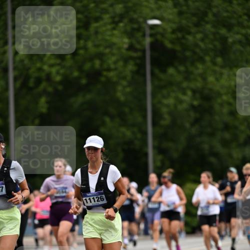 29.06.2025 - hella hamburg halbmarathon Dr. Thomas Lammeyer http://msf.ph/oto/8438884 29.06.2025 10:56:23 Kennedybrücke 1418, 1997, 3934, 4087, 4273, 4878, 5291, 5394, 5534, 6406, 6456, 6885, 6954, 6961, 7691, 7770, 7771, 7841, 8040, 8672, 9068, 9070, 9220, 9460, 9462, 9582, 9583, 9590, 9594, 9673, 9730, 10342, 10496, 10830, 10928, 11126, 11127, 11375 meine-sportfotos.de