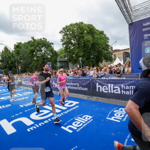 29.06.2025 - hella hamburg halbmarathon Zöllner http://msf.ph/oto/8438886 29.06.2025 10:55:33 Ziel 1130, 2252, 2771, 4951, 5319, 6591, 6938, 8573, 11554, 12544, 12584, 13234, 13267, 14036, 14592, 16213, 16334, 16609, 17603 meine-sportfotos.de