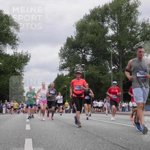 29.06.2025 - hella hamburg halbmarathon Luisa Fischer http://msf.ph/oto/8438899 29.06.2025 10:58:57 Kennedybrücke 2586, 18972, 15160, 15029, 17392, 9857, 7680, 2244, 2586, 3257, 3577, 5487, 6944, 7680, 9857, 9858 meine-sportfotos.de