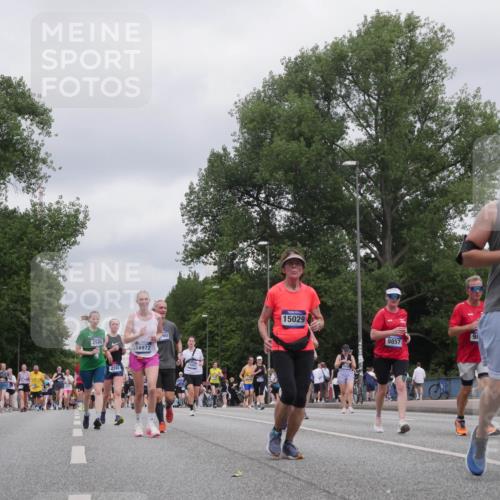 29.06.2025 - hella hamburg halbmarathon Luisa Fischer http://msf.ph/oto/8438906 29.06.2025 10:58:57 Kennedybrücke 2586, 18972, 60, 15029, 2244, 98, 9857, 7680, 2244, 2586, 3257, 3577, 5487, 6944, 7680, 9857, 9858 meine-sportfotos.de