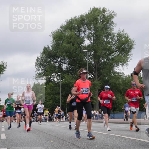 29.06.2025 - hella hamburg halbmarathon Luisa Fischer http://msf.ph/oto/8438914 29.06.2025 10:58:58 Kennedybrücke 2586, 2244, 18972, 1739, 5029, 9857, 9858, 7680, 2244, 2586, 3101, 3257, 3577, 5487, 6944, 7680, 9857, 9858 meine-sportfotos.de