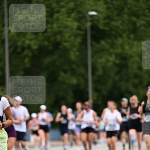 29.06.2025 - hella hamburg halbmarathon Dr. Thomas Lammeyer http://msf.ph/oto/8438958 29.06.2025 10:56:24 Kennedybrücke 1418, 1997, 3934, 4087, 4273, 4878, 5291, 5394, 5534, 6406, 6456, 6885, 6954, 6961, 7691, 7770, 7771, 7841, 8040, 8672, 9068, 9070, 9220, 9460, 9462, 9582, 9583, 9590, 9594, 9673, 9730, 10342, 10496, 10830, 10928, 11126, 11127, 11375 meine-sportfotos.de