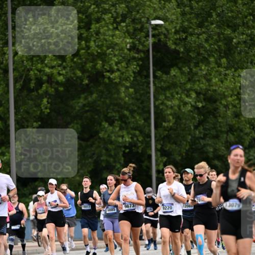 29.06.2025 - hella hamburg halbmarathon Dr. Thomas Lammeyer http://msf.ph/oto/8439011 29.06.2025 10:56:25 Kennedybrücke 1418, 1978, 1997, 3934, 4087, 4273, 4878, 5291, 5394, 5534, 6406, 6456, 6885, 6961, 7691, 7841, 8040, 8672, 9068, 9070, 9220, 9460, 9462, 9582, 9583, 9590, 9594, 9673, 9730, 10342, 10496, 10830, 10928, 11126, 11127, 11375 meine-sportfotos.de