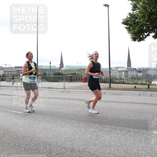 29.06.2025 - hella hamburg halbmarathon Lena Gebhardt http://msf.ph/oto/8439023 29.06.2025 10:29:07 Lombardsbrücke 15453, 1230, 1518, 1557, 1869, 2688, 3179, 3717, 4161, 4362, 4373, 4700, 4834, 4982, 5167, 5249, 5250, 6102, 6345, 7169, 7449, 8048, 8812, 9714, 10068, 10198, 10641, 10808, 11792, 11803, 11989, 12099, 12404, 12442, 12958, 13090, 14205, 14644, 15143, 15256, 15452, 15453, 15952, 15955, 16643, 16673, 16676, 18414 meine-sportfotos.de
