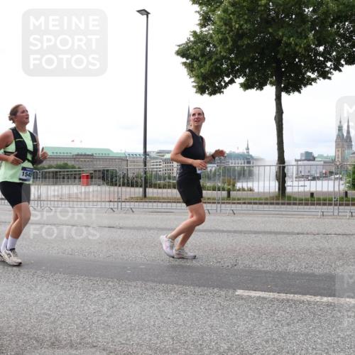 29.06.2025 - hella hamburg halbmarathon Lena Gebhardt http://msf.ph/oto/8439079 29.06.2025 10:29:07 Lombardsbrücke 1545, 1230, 1518, 1557, 1869, 2688, 3179, 3717, 4161, 4362, 4373, 4700, 4834, 4982, 5167, 5249, 5250, 6102, 6345, 7169, 7449, 8048, 8812, 9714, 10068, 10198, 10641, 10808, 11792, 11803, 11989, 12099, 12404, 12442, 12958, 13090, 14205, 14644, 15143, 15256, 15452, 15453, 15952, 15955, 16643, 16673, 16676, 18414 meine-sportfotos.de