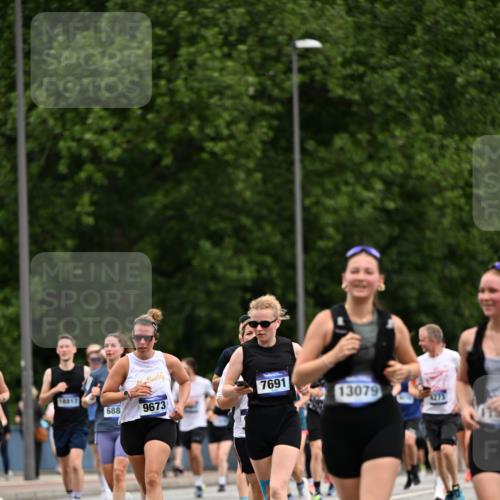 29.06.2025 - hella hamburg halbmarathon Dr. Thomas Lammeyer http://msf.ph/oto/8439142 29.06.2025 10:56:27 Kennedybrücke 1418, 1978, 1997, 3934, 4087, 4273, 4815, 4878, 5291, 5394, 5534, 6406, 6456, 6885, 6961, 7691, 7841, 8040, 8194, 8196, 8672, 9068, 9070, 9220, 9460, 9462, 9582, 9583, 9590, 9594, 9673, 9730, 10342, 10496, 10830, 10928, 11084, 11126, 11127, 11375 meine-sportfotos.de