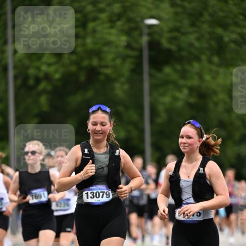29.06.2025 - hella hamburg halbmarathon Dr. Thomas Lammeyer http://msf.ph/oto/8439239 29.06.2025 10:56:29 Kennedybrücke 1978, 1997, 3140, 3934, 4087, 4273, 4815, 5291, 5534, 6406, 6456, 6885, 6961, 6985, 7691, 7841, 8194, 8196, 8672, 9068, 9070, 9220, 9460, 9462, 9582, 9583, 9590, 9594, 9673, 9730, 10296, 10342, 10496, 10830, 10928, 11084, 11126, 11127, 11375 meine-sportfotos.de