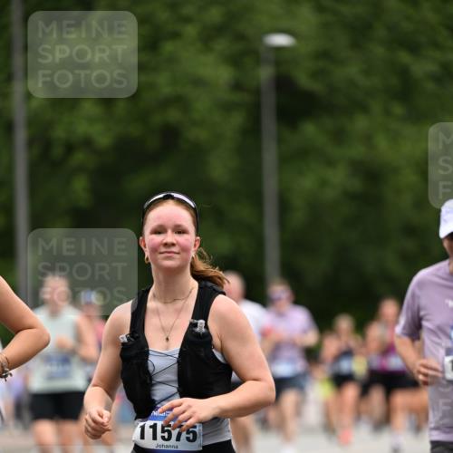 29.06.2025 - hella hamburg halbmarathon Dr. Thomas Lammeyer http://msf.ph/oto/8439333 29.06.2025 10:56:30 Kennedybrücke 1978, 1997, 3140, 3934, 4087, 4273, 4815, 5291, 5534, 6406, 6456, 6885, 6961, 6985, 7691, 7841, 8194, 8196, 8672, 9068, 9070, 9220, 9460, 9582, 9583, 9590, 9594, 9673, 9730, 10296, 10342, 10496, 10928, 11084, 11126, 11127, 11375 meine-sportfotos.de