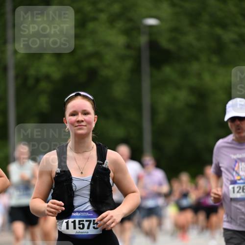 29.06.2025 - hella hamburg halbmarathon Dr. Thomas Lammeyer http://msf.ph/oto/8439342 29.06.2025 10:56:30 Kennedybrücke 1978, 1997, 3140, 3934, 4087, 4273, 4815, 5291, 5534, 6406, 6456, 6885, 6961, 6985, 7691, 7841, 8194, 8196, 8672, 9068, 9070, 9220, 9460, 9582, 9583, 9590, 9594, 9673, 9730, 10296, 10342, 10496, 10928, 11084, 11126, 11127, 11375 meine-sportfotos.de
