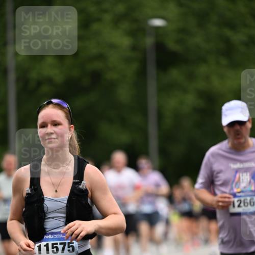 29.06.2025 - hella hamburg halbmarathon Dr. Thomas Lammeyer http://msf.ph/oto/8439360 29.06.2025 10:56:31 Kennedybrücke 1978, 1997, 3140, 3934, 4087, 4273, 4815, 5291, 5534, 6406, 6456, 6885, 6961, 6985, 7691, 7841, 8194, 8196, 8672, 9068, 9070, 9220, 9460, 9582, 9583, 9590, 9594, 9673, 9730, 10296, 10342, 10496, 10928, 11084, 11126, 11127, 11375 meine-sportfotos.de