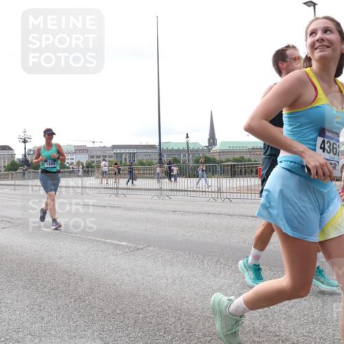 29.06.2025 - hella hamburg halbmarathon Lena Gebhardt http://msf.ph/oto/8439385 29.06.2025 10:29:09 Lombardsbrücke 1869, 436, 1230, 1518, 1557, 1869, 2688, 3179, 3311, 3717, 4161, 4362, 4373, 4700, 4834, 4982, 5167, 5249, 5250, 6345, 6725, 7169, 7449, 8048, 8812, 9714, 10068, 10198, 10641, 10808, 11792, 11803, 11989, 12099, 12404, 12442, 12958, 13090, 14205, 14644, 15143, 15256, 15452, 15453, 15952, 15955, 16643, 16673, 16676, 18298, 18299, 18414 meine-sportfotos.de