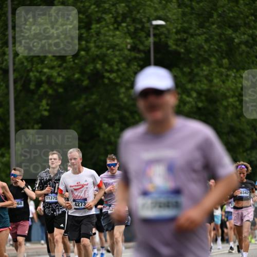 29.06.2025 - hella hamburg halbmarathon Dr. Thomas Lammeyer http://msf.ph/oto/8439396 29.06.2025 10:56:32 Kennedybrücke 1978, 1997, 3140, 3934, 4087, 4273, 4815, 5291, 6406, 6456, 6885, 6961, 6985, 7691, 7737, 7841, 8194, 8196, 8672, 9068, 9070, 9220, 9460, 9582, 9583, 9590, 9594, 9673, 9730, 10296, 10342, 10496, 10928, 11084, 11126, 11127, 11375 meine-sportfotos.de