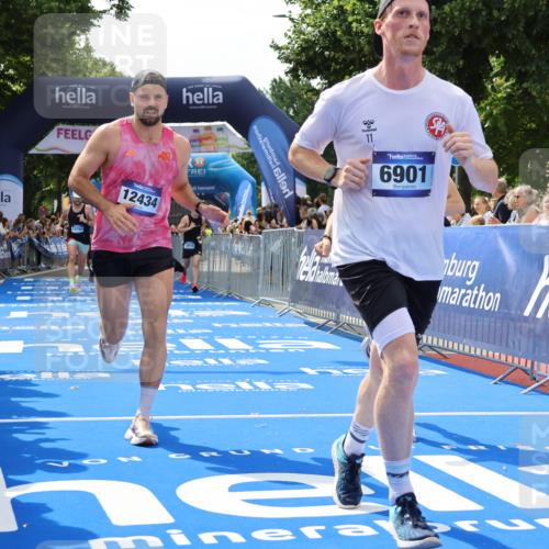 29.06.2025 - hella hamburg halbmarathon Strokosch-Dieckow http://msf.ph/oto/8439506 29.06.2025 10:41:16 Ziel 1570, 3332, 4205, 4303, 5387, 6771, 6901, 7432, 8122, 9711, 10375, 10783, 12434, 12895, 13876, 16816, 17834, 18509, 18764 meine-sportfotos.de