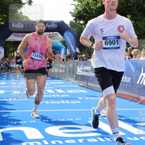 29.06.2025 - hella hamburg halbmarathon Strokosch-Dieckow http://msf.ph/oto/8439520 29.06.2025 10:41:16 Ziel 1570, 3332, 4205, 4303, 5387, 6771, 6901, 7432, 8122, 9711, 10375, 10783, 12434, 12895, 13876, 16816, 17834, 18509, 18764 meine-sportfotos.de