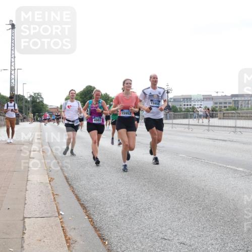 29.06.2025 - hella hamburg halbmarathon Lena Gebhardt http://msf.ph/oto/8439595 29.06.2025 10:29:13 Lombardsbrücke 1309, 4982, 15952, 15955, 1230, 1518, 1557, 1869, 2688, 3179, 3311, 3717, 4161, 4349, 4362, 4373, 4834, 4982, 5167, 5249, 5250, 6285, 6345, 6725, 7169, 7449, 8048, 8812, 9714, 10068, 10198, 10322, 10641, 10808, 11792, 11803, 11989, 12099, 12404, 12442, 12958, 13090, 13382, 14205, 14644, 15143, 15452, 15453, 15952, 15955, 16659, 16662, 16673, 16676, 17496, 18298, 18299, 18414 meine-sportfotos.de