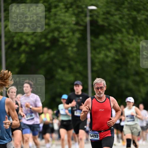 29.06.2025 - hella hamburg halbmarathon Dr. Thomas Lammeyer http://msf.ph/oto/8439630 29.06.2025 10:56:38 Kennedybrücke 1369, 1978, 3140, 3645, 4087, 4273, 4815, 5262, 5291, 6406, 6671, 6885, 6961, 6985, 7682, 7691, 7737, 8194, 8196, 8672, 9068, 9070, 9220, 9582, 9583, 9594, 9673, 9730, 10296, 10342, 10496, 10928, 11084, 11126, 11127, 11297, 11375 meine-sportfotos.de