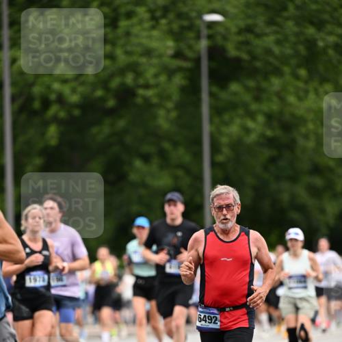 29.06.2025 - hella hamburg halbmarathon Dr. Thomas Lammeyer http://msf.ph/oto/8439636 29.06.2025 10:56:38 Kennedybrücke 1369, 1978, 3140, 3645, 4087, 4273, 4815, 5262, 5291, 6406, 6671, 6885, 6961, 6985, 7682, 7691, 7737, 8194, 8196, 8672, 9068, 9070, 9220, 9582, 9583, 9594, 9673, 9730, 10296, 10342, 10496, 10928, 11084, 11126, 11127, 11297, 11375 meine-sportfotos.de