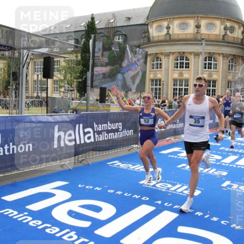29.06.2025 - hella hamburg halbmarathon Michael Strokosch http://msf.ph/oto/8439643 29.06.2025 10:23:31 Ziel 35, 52, 9385, 17771, 19078 meine-sportfotos.de