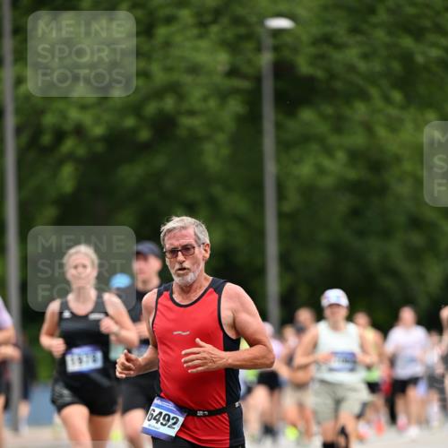 29.06.2025 - hella hamburg halbmarathon Dr. Thomas Lammeyer http://msf.ph/oto/8439682 29.06.2025 10:56:39 Kennedybrücke 1369, 1978, 3140, 3645, 4087, 4273, 4815, 5262, 5291, 6406, 6671, 6885, 6961, 6985, 7682, 7691, 7737, 8194, 8196, 8672, 9068, 9070, 9220, 9582, 9583, 9594, 9673, 9730, 10296, 10342, 10496, 10928, 11084, 11127, 11297, 11375 meine-sportfotos.de