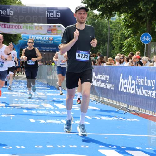29.06.2025 - hella hamburg halbmarathon Strokosch-Dieckow http://msf.ph/oto/8439697 29.06.2025 10:41:12 Ziel 1136, 2568, 3332, 3618, 4205, 4303, 4380, 5387, 5709, 6901, 8122, 9659, 9711, 9815, 10375, 12434, 12895, 13268, 13876, 17834, 18764 meine-sportfotos.de
