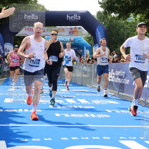 29.06.2025 - hella hamburg halbmarathon Strokosch-Dieckow http://msf.ph/oto/8439718 29.06.2025 10:41:13 Ziel 1136, 1570, 3332, 3618, 4205, 4303, 4380, 5387, 5709, 6901, 8122, 9659, 9711, 9815, 10375, 12434, 12895, 13876, 17834, 18764 meine-sportfotos.de