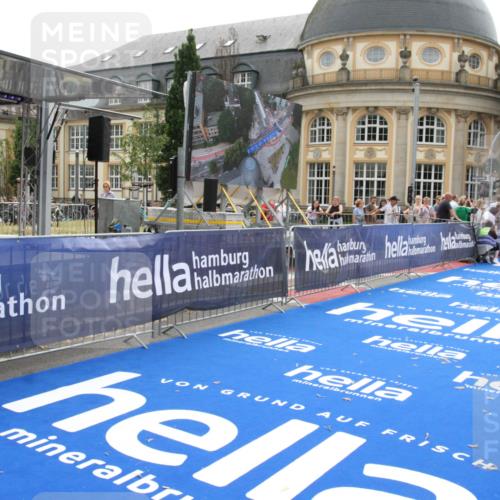 29.06.2025 - hella hamburg halbmarathon Michael Strokosch http://msf.ph/oto/8439727 29.06.2025 10:23:34 Ziel 35, 52, 9385, 16169, 17771 meine-sportfotos.de