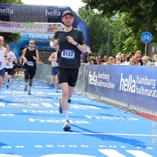 29.06.2025 - hella hamburg halbmarathon Strokosch-Dieckow http://msf.ph/oto/8439755 29.06.2025 10:41:12 Ziel 1136, 2568, 3332, 3618, 4205, 4303, 4380, 5387, 5709, 6901, 8122, 9659, 9711, 9815, 10375, 12434, 12895, 13268, 13876, 17834, 18764 meine-sportfotos.de