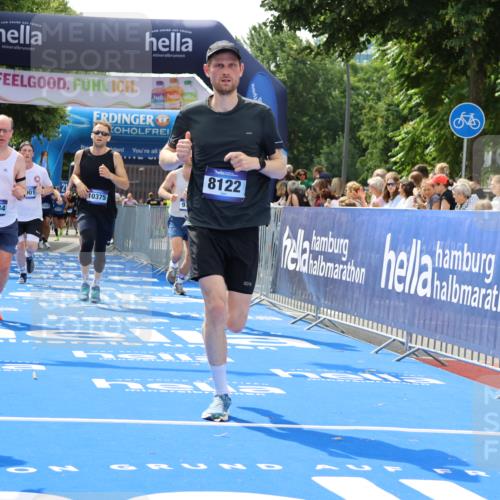 29.06.2025 - hella hamburg halbmarathon Strokosch-Dieckow http://msf.ph/oto/8439772 29.06.2025 10:41:12 Ziel 1136, 2568, 3332, 3618, 4205, 4303, 4380, 5387, 5709, 6901, 8122, 9659, 9711, 9815, 10375, 12434, 12895, 13268, 13876, 17834, 18764 meine-sportfotos.de