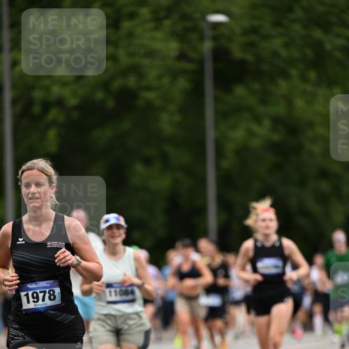 29.06.2025 - hella hamburg halbmarathon Dr. Thomas Lammeyer http://msf.ph/oto/8439806 29.06.2025 10:56:41 Kennedybrücke 1369, 1978, 2308, 3140, 3645, 4087, 4273, 4815, 5262, 5291, 6406, 6671, 6885, 6961, 6985, 7682, 7691, 7737, 8194, 8196, 8672, 9068, 9070, 9220, 9583, 9594, 9673, 9730, 10296, 10342, 10496, 10634, 10928, 11084, 11297, 11375 meine-sportfotos.de