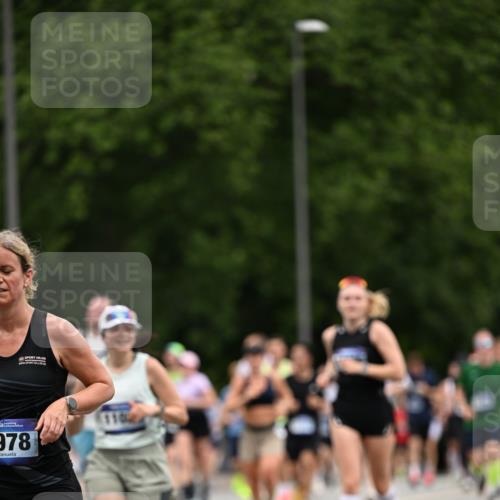 29.06.2025 - hella hamburg halbmarathon Dr. Thomas Lammeyer http://msf.ph/oto/8439828 29.06.2025 10:56:42 Kennedybrücke 1369, 1978, 2308, 2593, 3140, 3645, 4087, 4273, 4815, 5262, 5291, 6406, 6671, 6885, 6961, 6985, 7682, 7691, 7737, 8194, 8196, 8672, 9068, 9070, 9220, 9594, 9673, 9730, 10296, 10342, 10496, 10634, 10928, 11084, 11297, 11375 meine-sportfotos.de