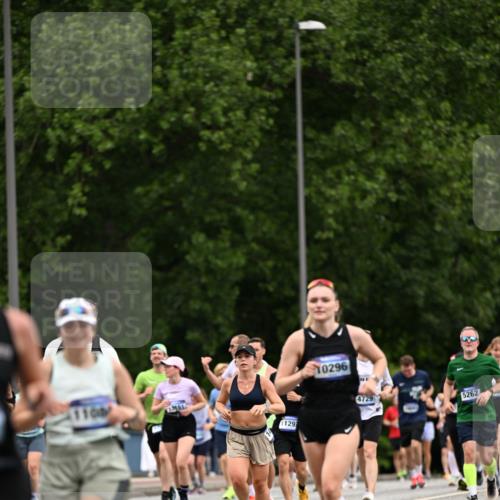 29.06.2025 - hella hamburg halbmarathon Dr. Thomas Lammeyer http://msf.ph/oto/8439843 29.06.2025 10:56:42 Kennedybrücke 1369, 1978, 2308, 2593, 3140, 3645, 4087, 4273, 4815, 5262, 5291, 6406, 6671, 6885, 6961, 6985, 7682, 7691, 7737, 8194, 8196, 8672, 9068, 9070, 9220, 9594, 9673, 9730, 10296, 10342, 10496, 10634, 10928, 11084, 11297, 11375 meine-sportfotos.de