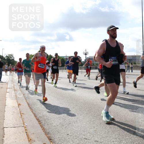 29.06.2025 - hella hamburg halbmarathon Lena Gebhardt http://msf.ph/oto/8439856 29.06.2025 09:52:49 Lombardsbrücke 16414, 9213, 4691, 18920, 1096, 1070, 1139, 1163, 1169, 1176, 1220, 1391, 1415, 1468, 1512, 1613, 1782, 2048, 2189, 2213, 2233, 2590, 2788, 2970, 3021, 3098, 3109, 3124, 3304, 3852, 3907, 3917, 3928, 4080, 4277, 4497, 4565, 4691, 4915, 4933, 4981, 5007, 5011, 5476, 5477, 5682, 6152, 6550, 6716, 7005, 7067, 7093, 7147, 7191, 7325, 7432, 7451, 7599, 7843, 7865, 7961, 8145, 8467, 8852, 10741, 10796, 11495, 11679, 11779, 12046, 12772, 13403, 13614, 14257 meine-sportfotos.de