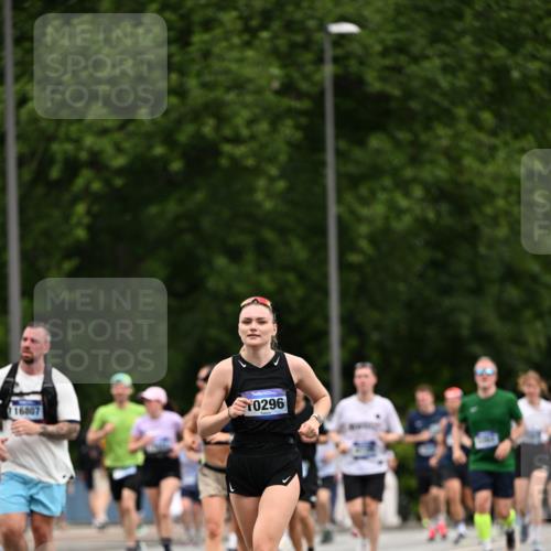 29.06.2025 - hella hamburg halbmarathon Dr. Thomas Lammeyer http://msf.ph/oto/8439907 29.06.2025 10:56:43 Kennedybrücke 1369, 1978, 2308, 2593, 3140, 3645, 4087, 4273, 4815, 5262, 5291, 6406, 6671, 6885, 6961, 6985, 7682, 7691, 7737, 8194, 8196, 8250, 8251, 8672, 9068, 9070, 9220, 9594, 9673, 9730, 10296, 10342, 10496, 10634, 10928, 11084, 11297, 11375 meine-sportfotos.de