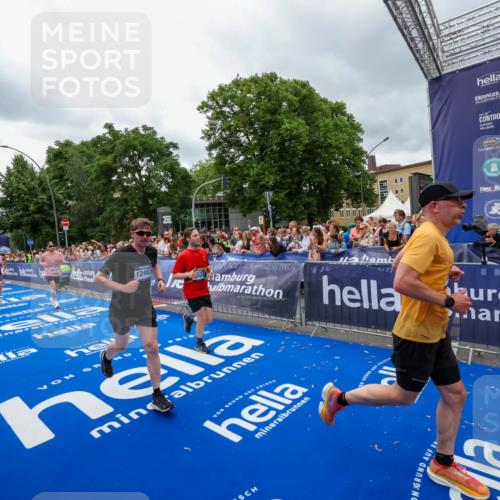29.06.2025 - hella hamburg halbmarathon Zöllner http://msf.ph/oto/8439956 29.06.2025 10:55:50 Ziel 1179, 1834, 3256, 5021, 6569, 6924, 7221, 8255, 10212, 12483, 12858, 13474, 14365, 16401, 16434, 16786, 18125, 18190, 18867, 19047 meine-sportfotos.de