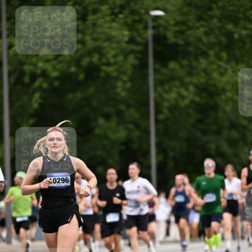 29.06.2025 - hella hamburg halbmarathon Dr. Thomas Lammeyer http://msf.ph/oto/8439971 29.06.2025 10:56:44 Kennedybrücke 1369, 1978, 2308, 2593, 3140, 3645, 4087, 4273, 4815, 5262, 5291, 6406, 6671, 6885, 6961, 6985, 7682, 7691, 7737, 8194, 8196, 8250, 8251, 8672, 9068, 9070, 9220, 9673, 9730, 10296, 10342, 10496, 10634, 10693, 10928, 11084, 11297, 11375 meine-sportfotos.de