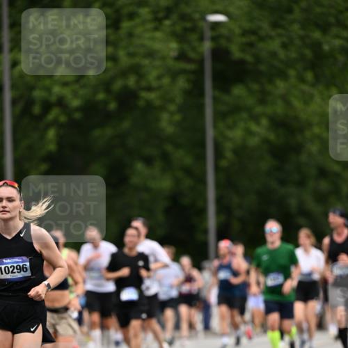 29.06.2025 - hella hamburg halbmarathon Dr. Thomas Lammeyer http://msf.ph/oto/8439977 29.06.2025 10:56:44 Kennedybrücke 1369, 1978, 2308, 2593, 3140, 3645, 4087, 4273, 4815, 5262, 5291, 6406, 6671, 6885, 6961, 6985, 7682, 7691, 7737, 8194, 8196, 8250, 8251, 8672, 9068, 9070, 9220, 9673, 9730, 10296, 10342, 10496, 10634, 10693, 10928, 11084, 11297, 11375 meine-sportfotos.de