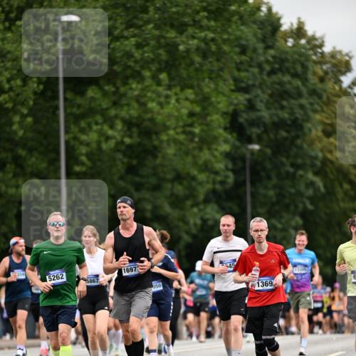 29.06.2025 - hella hamburg halbmarathon Dr. Thomas Lammeyer http://msf.ph/oto/8440025 29.06.2025 10:56:46 Kennedybrücke 1369, 1978, 2308, 2593, 3140, 3645, 4273, 4815, 5262, 5291, 6406, 6671, 6885, 6961, 6985, 7682, 7737, 8194, 8196, 8250, 8251, 8672, 9068, 9070, 9730, 10296, 10342, 10496, 10600, 10634, 10693, 10928, 11084, 11297, 11375 meine-sportfotos.de