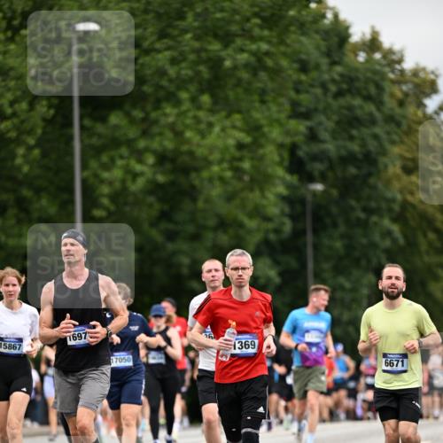 29.06.2025 - hella hamburg halbmarathon Dr. Thomas Lammeyer http://msf.ph/oto/8440110 29.06.2025 10:56:48 Kennedybrücke 1369, 1978, 2308, 2593, 3140, 3645, 4273, 4815, 5262, 5291, 6406, 6671, 6885, 6985, 7682, 7737, 8194, 8196, 8250, 8251, 8672, 9068, 9070, 9730, 10296, 10342, 10496, 10600, 10634, 10693, 10928, 11084, 11297, 11375 meine-sportfotos.de