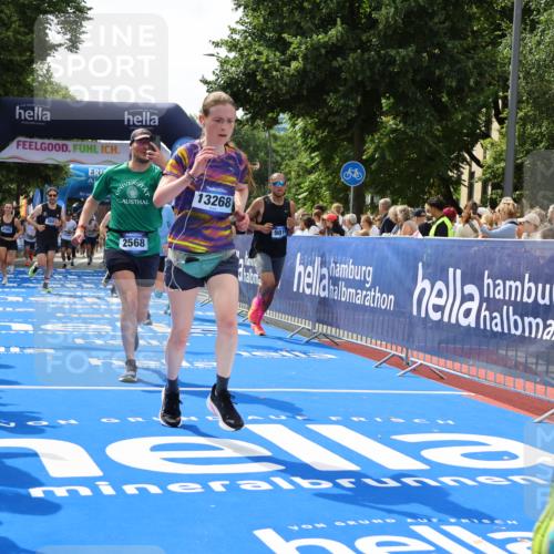 29.06.2025 - hella hamburg halbmarathon Strokosch-Dieckow http://msf.ph/oto/8440155 29.06.2025 10:41:06 Ziel 1136, 2568, 2949, 3332, 3618, 4205, 4380, 4871, 5709, 6550, 6683, 8122, 9358, 9659, 9755, 9815, 10375, 11062, 11922, 12895, 13268, 17100, 17620, 17834, 17971, 18045, 18049 meine-sportfotos.de