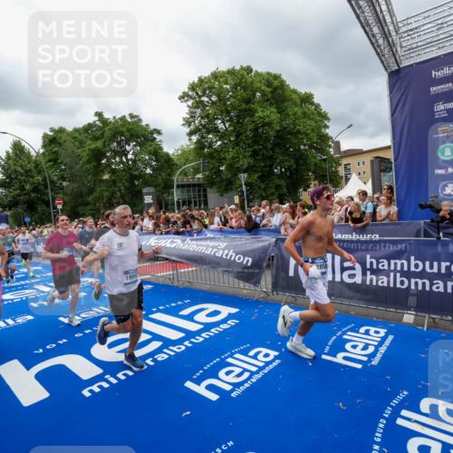 29.06.2025 - hella hamburg halbmarathon Zöllner http://msf.ph/oto/8440196 29.06.2025 10:55:55 Ziel 1179, 2612, 3256, 3668, 4772, 6569, 7147, 7976, 8968, 9246, 10084, 12858, 13474, 15884, 16401, 16434, 16786, 18125, 18867, 19047 meine-sportfotos.de