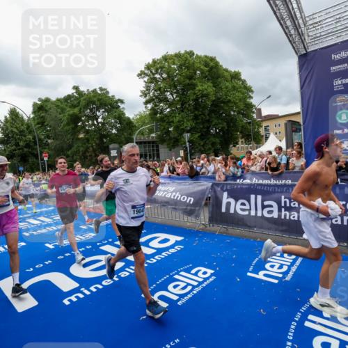 29.06.2025 - hella hamburg halbmarathon Zöllner http://msf.ph/oto/8440216 29.06.2025 10:55:55 Ziel 1179, 2612, 3256, 3668, 4772, 6569, 7147, 7976, 8968, 9246, 10084, 12858, 13474, 15884, 16401, 16434, 16786, 18125, 18867, 19047 meine-sportfotos.de