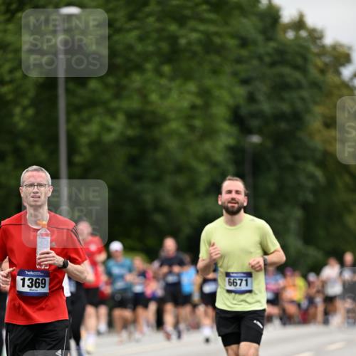29.06.2025 - hella hamburg halbmarathon Dr. Thomas Lammeyer http://msf.ph/oto/8440223 29.06.2025 10:56:50 Kennedybrücke 1369, 1978, 2308, 2593, 3140, 3645, 3787, 4273, 4815, 5262, 6406, 6671, 6985, 7682, 7737, 8194, 8196, 8250, 8251, 8672, 9068, 9070, 9730, 10296, 10342, 10496, 10600, 10634, 10693, 10884, 10928, 11084, 11297, 11375 meine-sportfotos.de