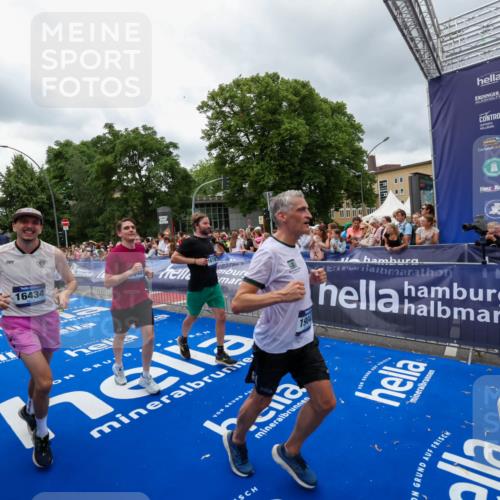 29.06.2025 - hella hamburg halbmarathon Zöllner http://msf.ph/oto/8440243 29.06.2025 10:55:55 Ziel 1179, 2612, 3256, 3668, 4772, 6569, 7147, 7976, 8968, 9246, 10084, 12858, 13474, 15884, 16401, 16434, 16786, 18125, 18867, 19047 meine-sportfotos.de