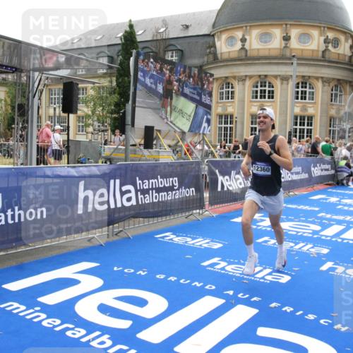 29.06.2025 - hella hamburg halbmarathon Michael Strokosch http://msf.ph/oto/8440280 29.06.2025 10:23:59 Ziel 7963, 11194, 12360, 13440 meine-sportfotos.de